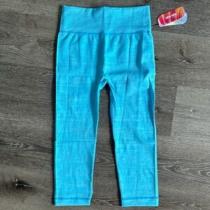 NWT S/M Blue Cropped Leggings Workout Pants